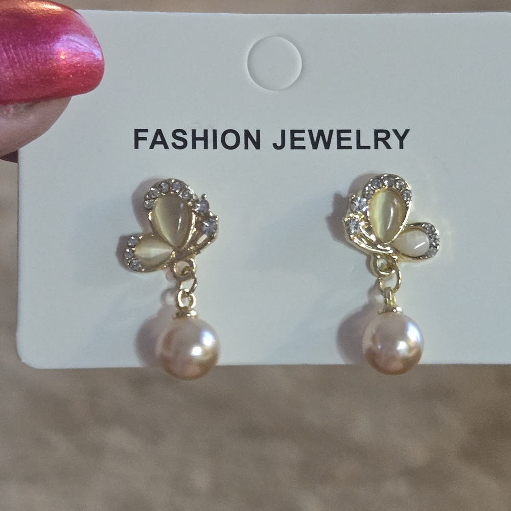Elegant Gold and Pearl Drop Butterfly Earrings
